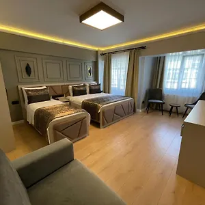 Azra Sultan & Estambul